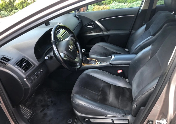 Toyota Avensis cena 30500 przebieg: 268000, rok produkcji 2014 z Tyczyn małe 301